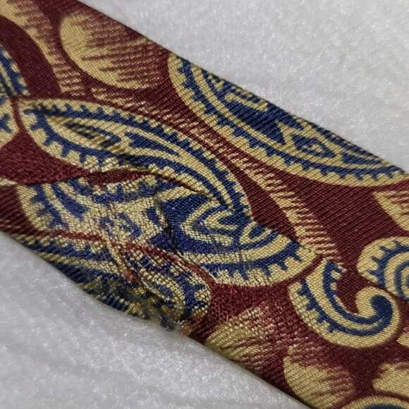 Vintage Burberrys Of London Men's Silk Necktie Burgundy Paisley - Picture 6 of 6